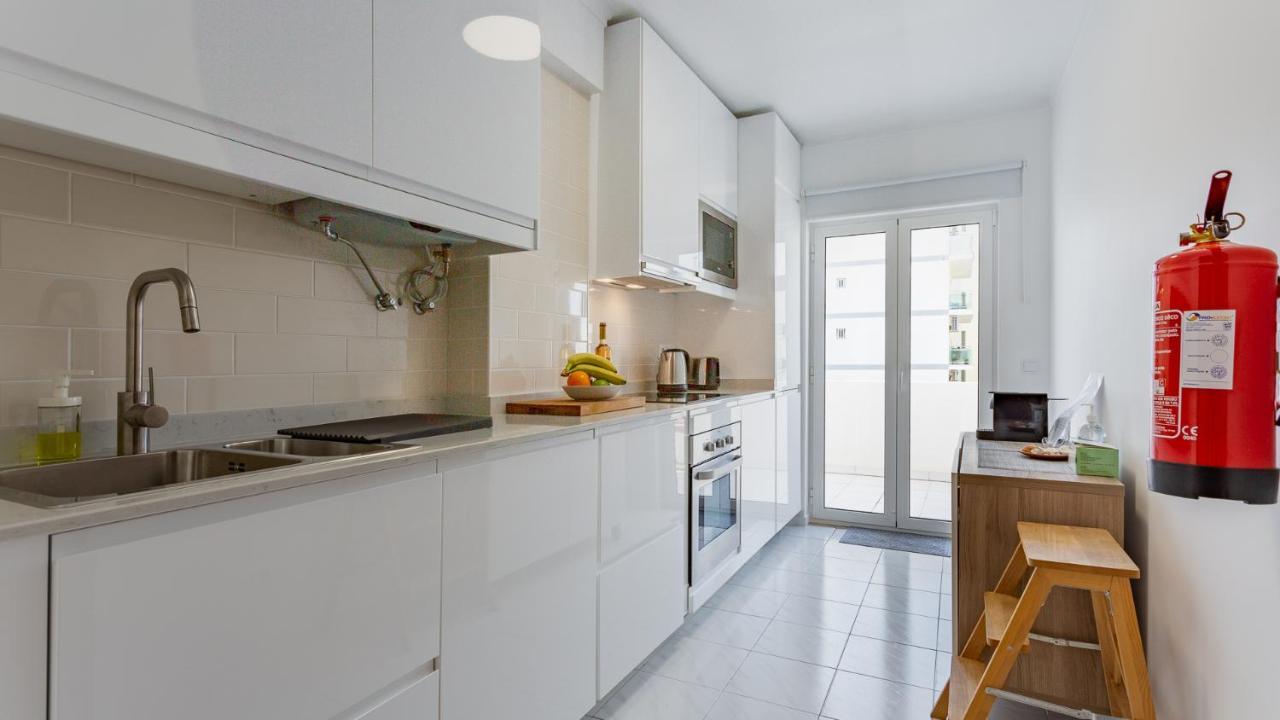 Bright 1Bdr Apartment W/Balcony By Lovelystay Вила-Реал-ди-Санту-Антониу Экстерьер фото
